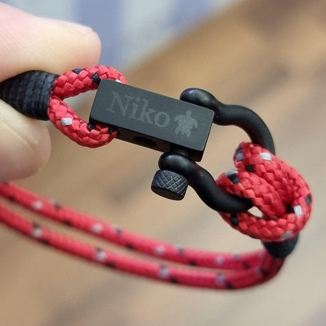 ROYAL 3mm nautical clasp bracelet red mix black