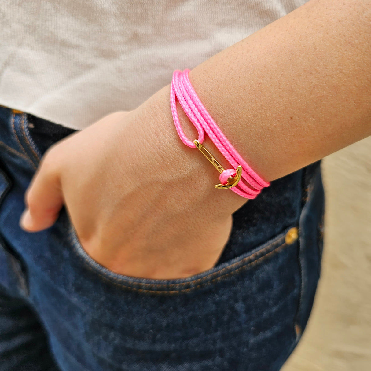 YACHT CREW mini anchor bracelet neon pink