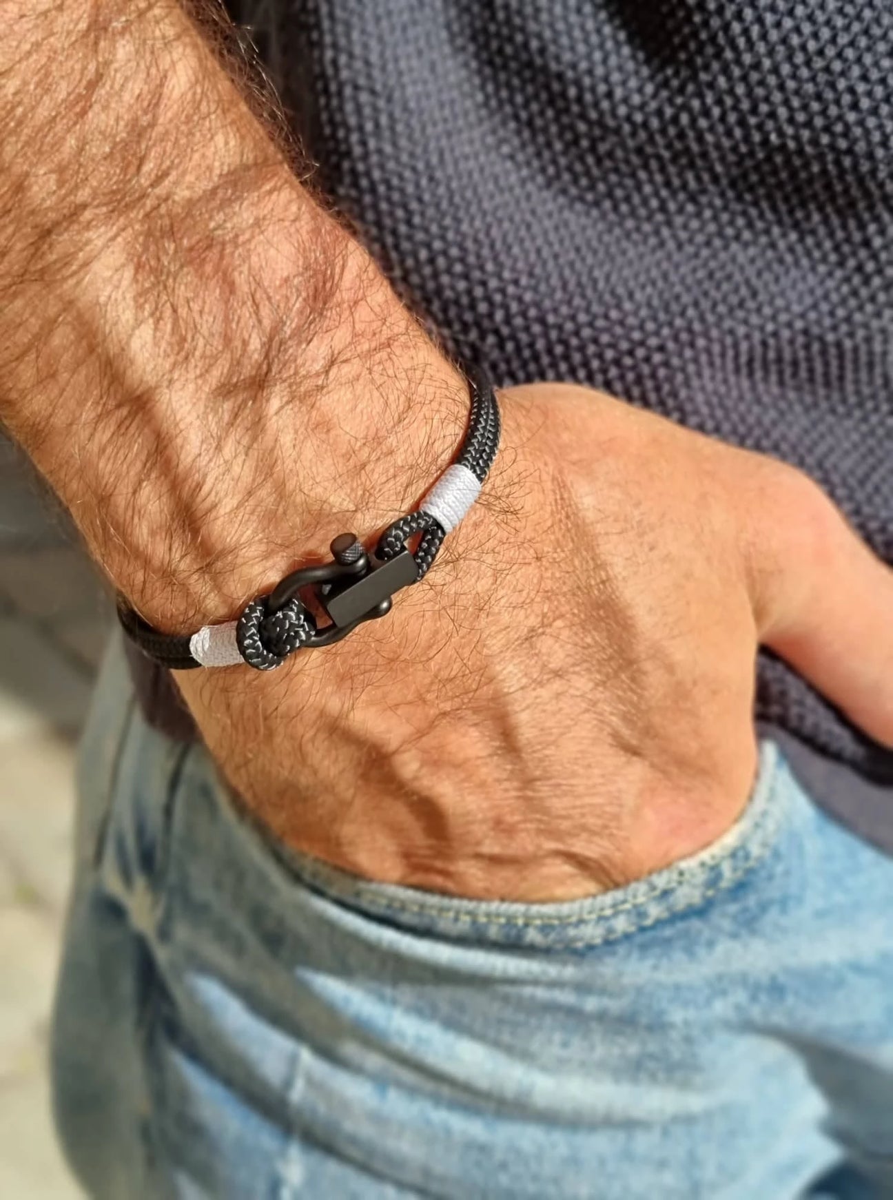 Silver 2025 shackle bracelet