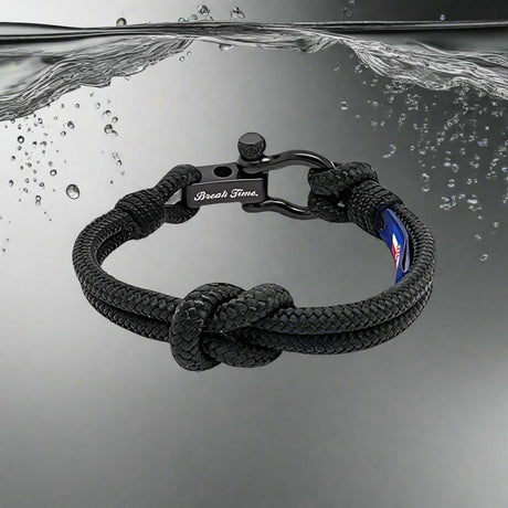 CAPTAIN Black Shackle Bracelet