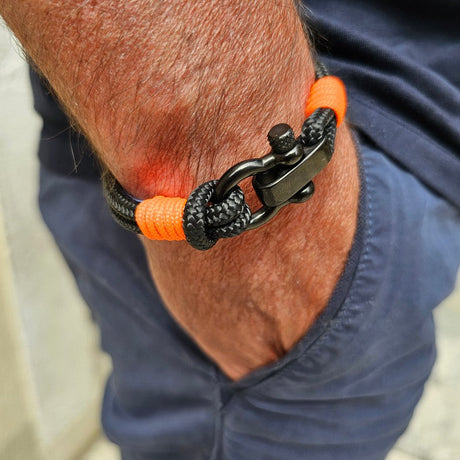 CAPTAIN Black Shackle Bracelet - Neon Orange