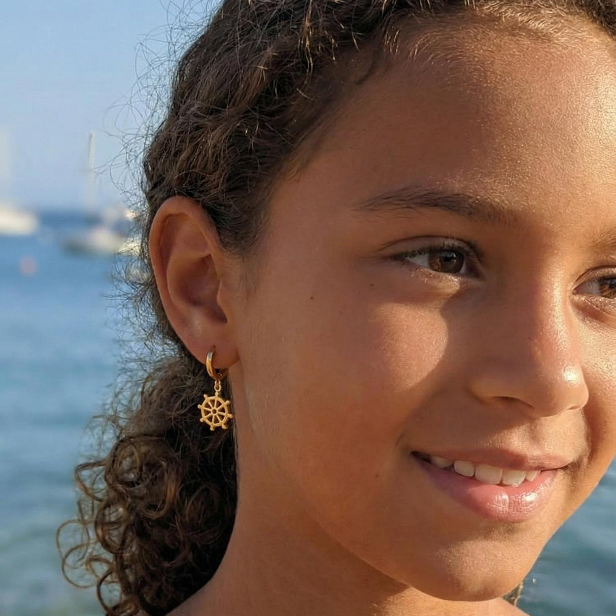 CHARMED MINI huggie earrings for kids - boat wheel