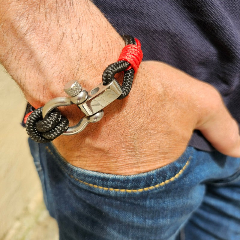CORSAIR 5mm Nautical Clasp Bracelet Black Red