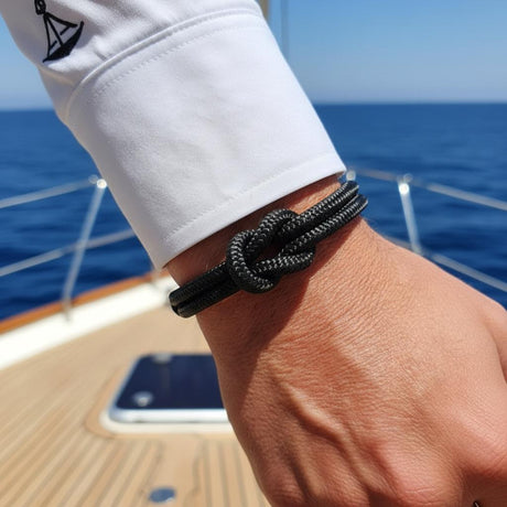 SEAMAN Compass Bracelet Black Blue Accent