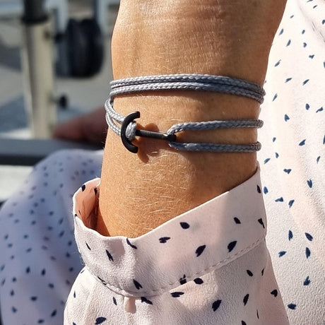 YACHT CLUB mini anchor bracelet dark grey